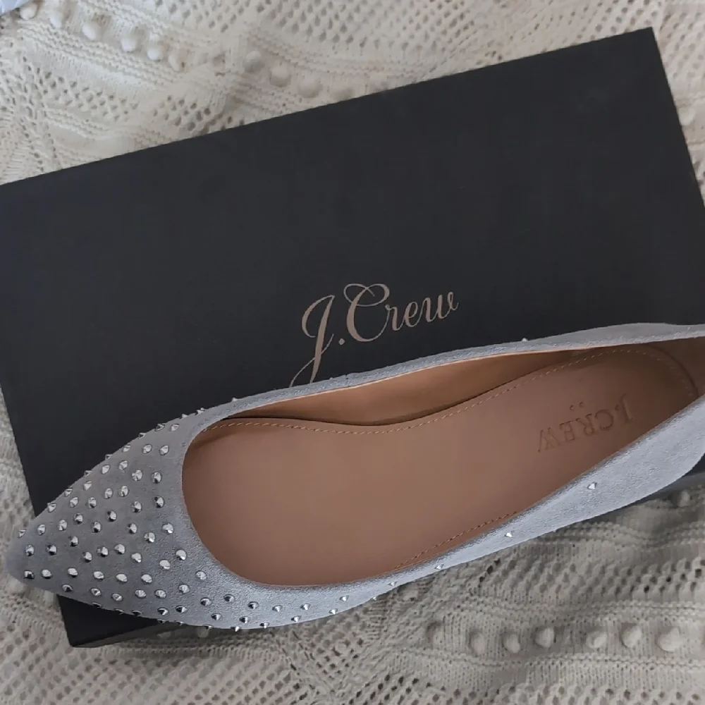 New! Amelia J. Crew Women's Silver Studded Loafers - Picture 6 of 6